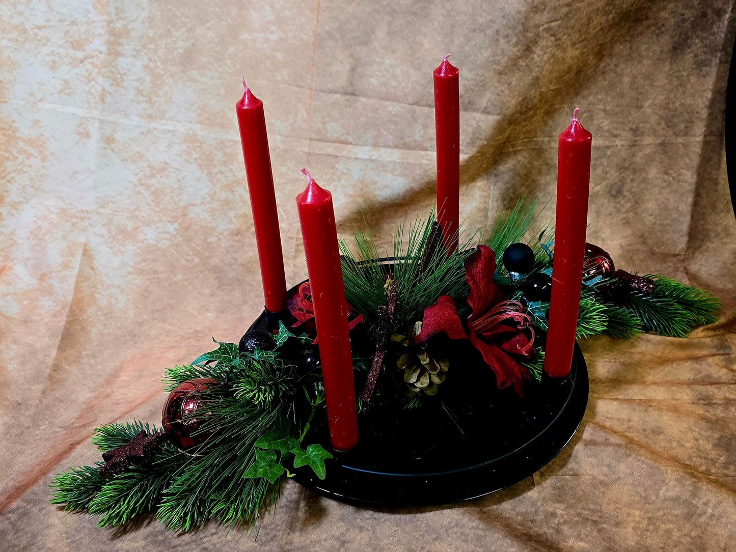 #8038 Teller dekoriert mit Früchten und Zapfen