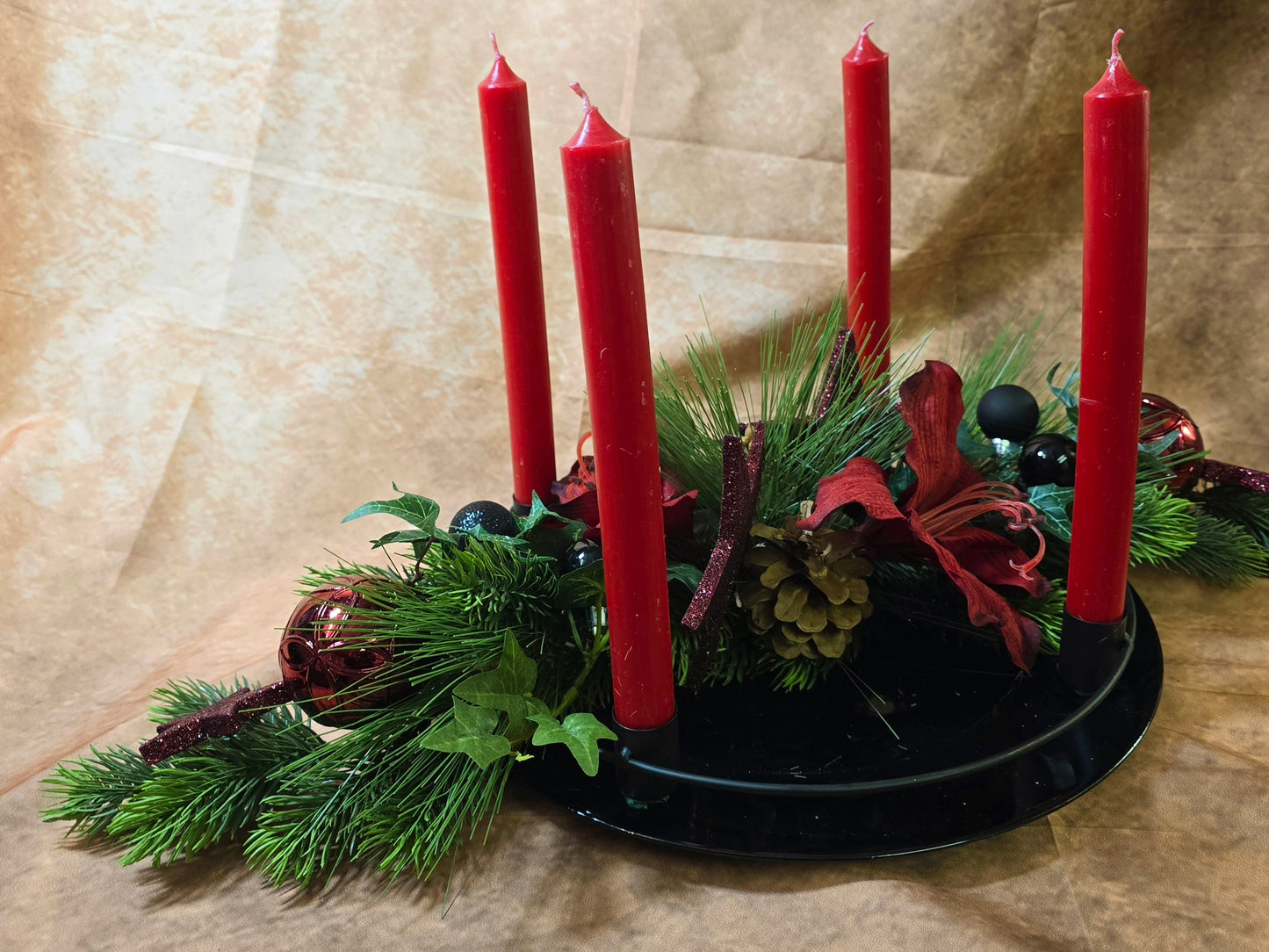 #8038 Teller dekoriert mit Früchten und Zapfen