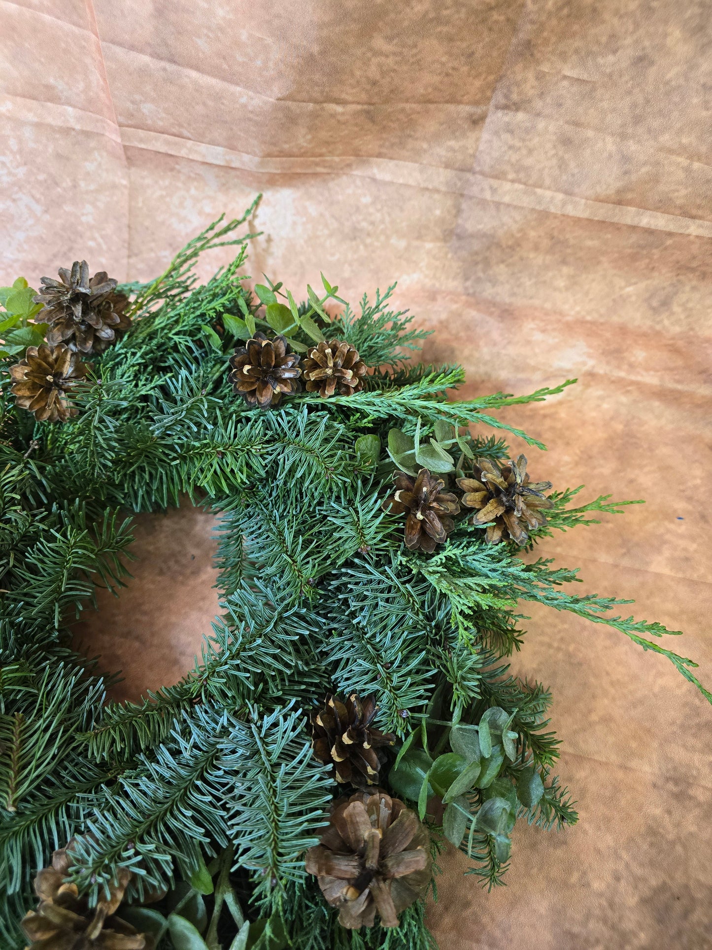 #8014  Rohkranz frische Tanne Eukalyptus und Zapfen Gr s