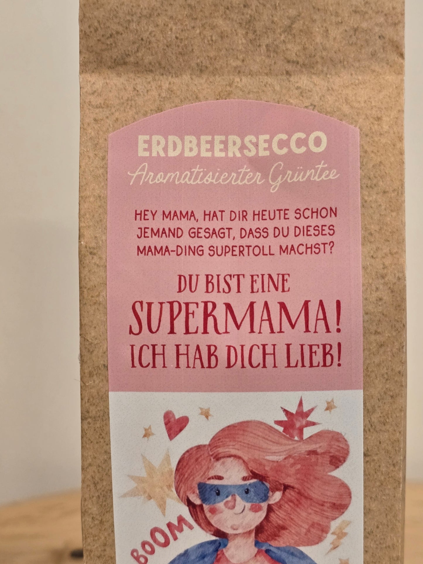 Supermama Tee mit Erdbeer