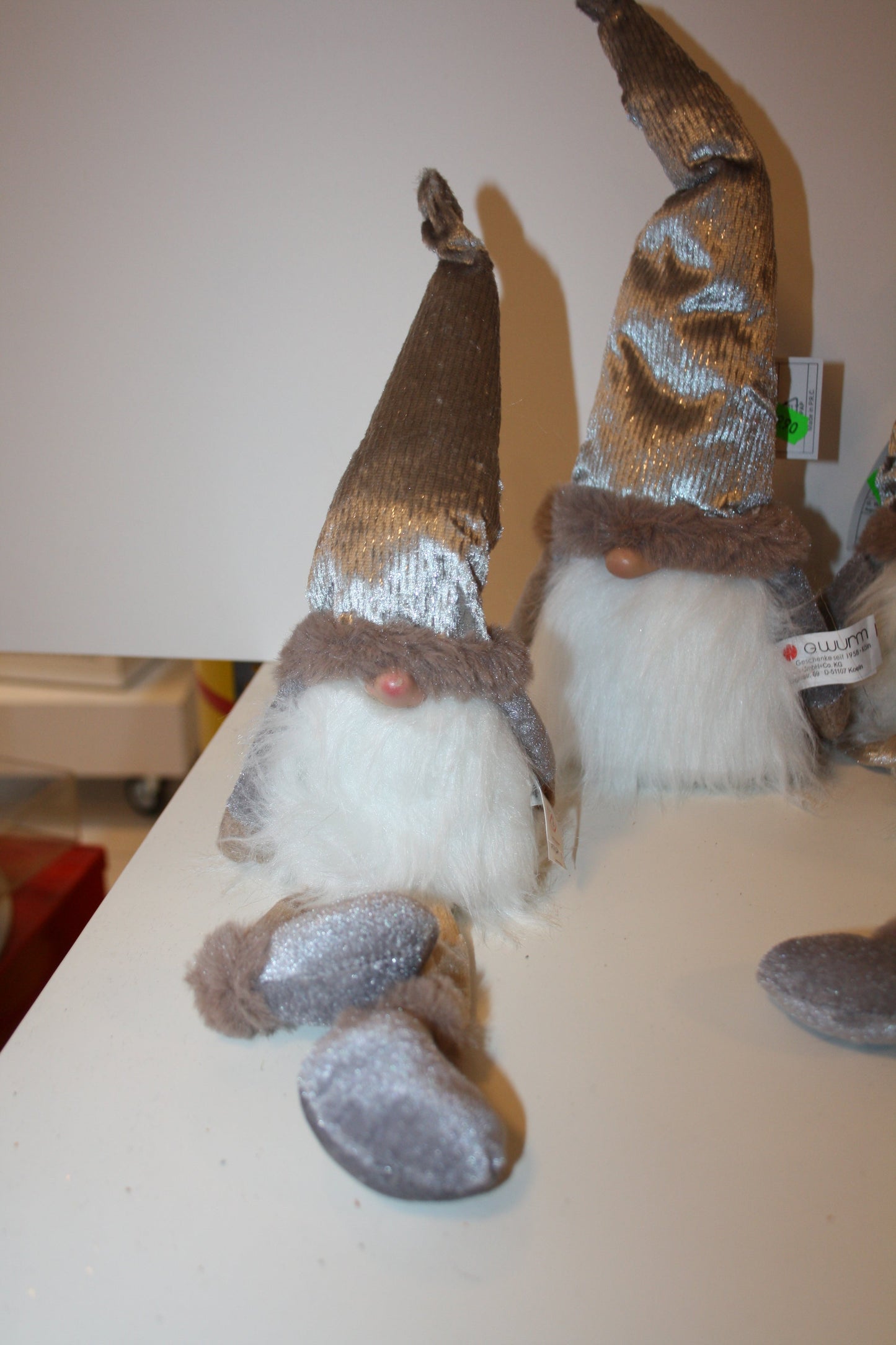 #8071  Wichtel 2 Sorten silber weiss