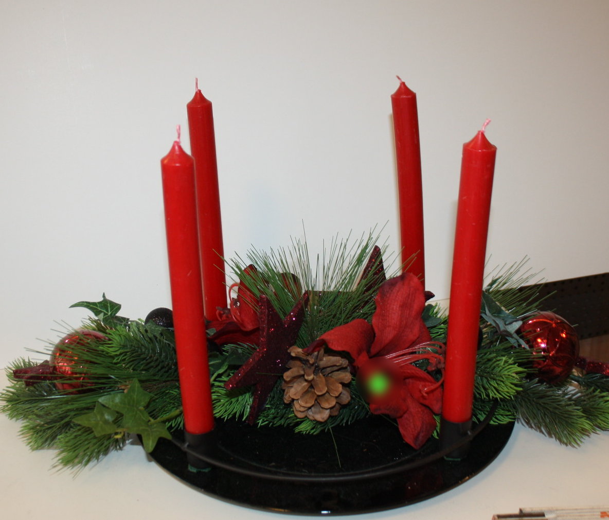 #8038 Teller dekoriert mit Früchten und Zapfen